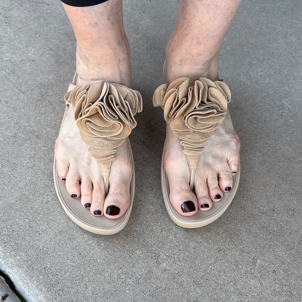 Fitflop Tan Flower Sandals